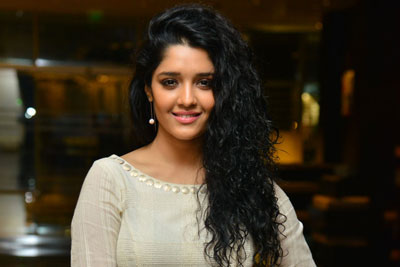 ritika-singh-latest-interview-stills